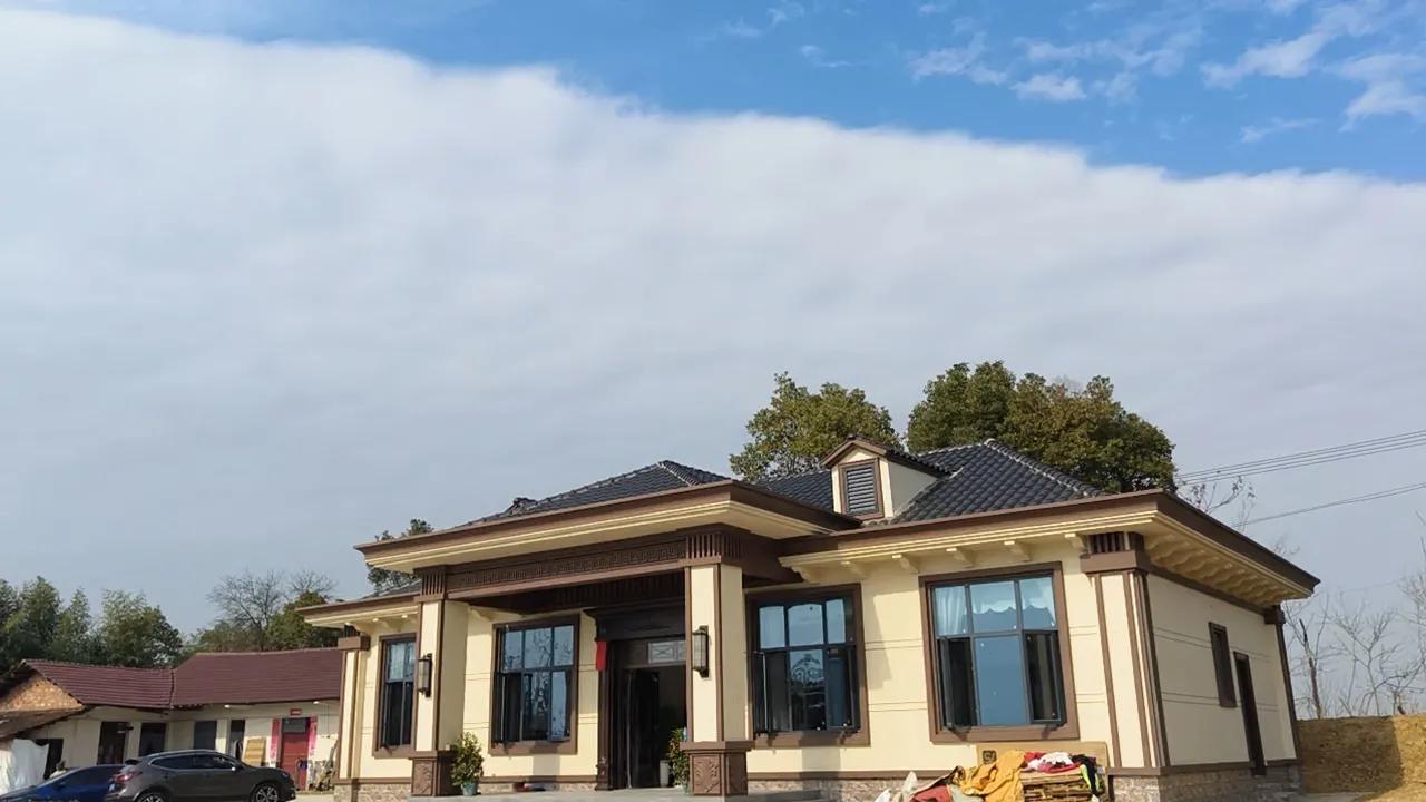 湖南常德农村自建房现在都喜欢一层，一层里面又流行中式风格。你们那流行什么风格了。
