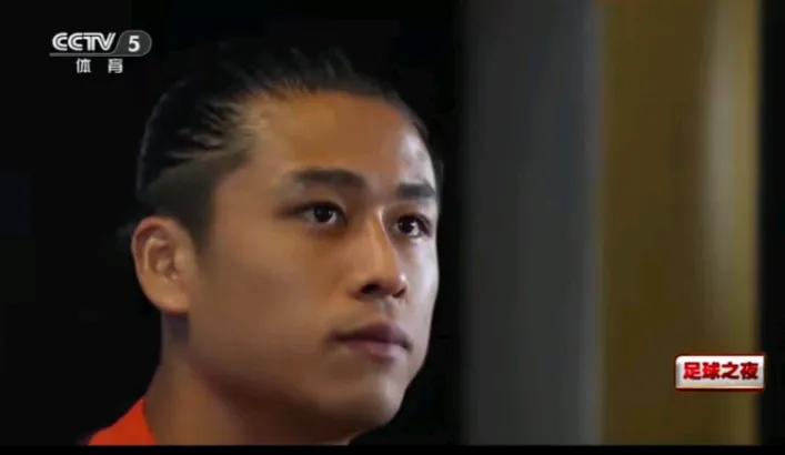 伊万科维奇没有向以往一样，携王大雷出席赛前发布会，而是带上了张玉宁回答了记者提出