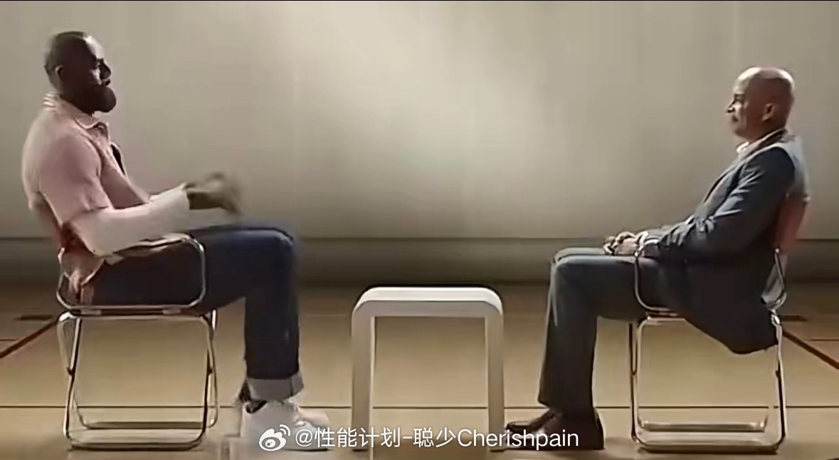 詹姆斯将宣布重大决策詹姆斯现在41岁，NBA历史得分第一人，手握4座NBA总冠军
