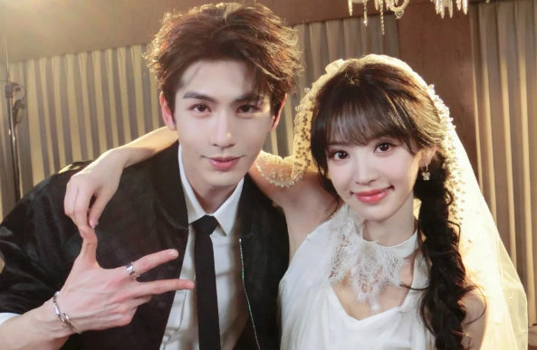 田曦薇张凌赫 二搭谁还没为豹豹猫猫上头！《逐玉》售后太顶了，婚服同框+比心互动，