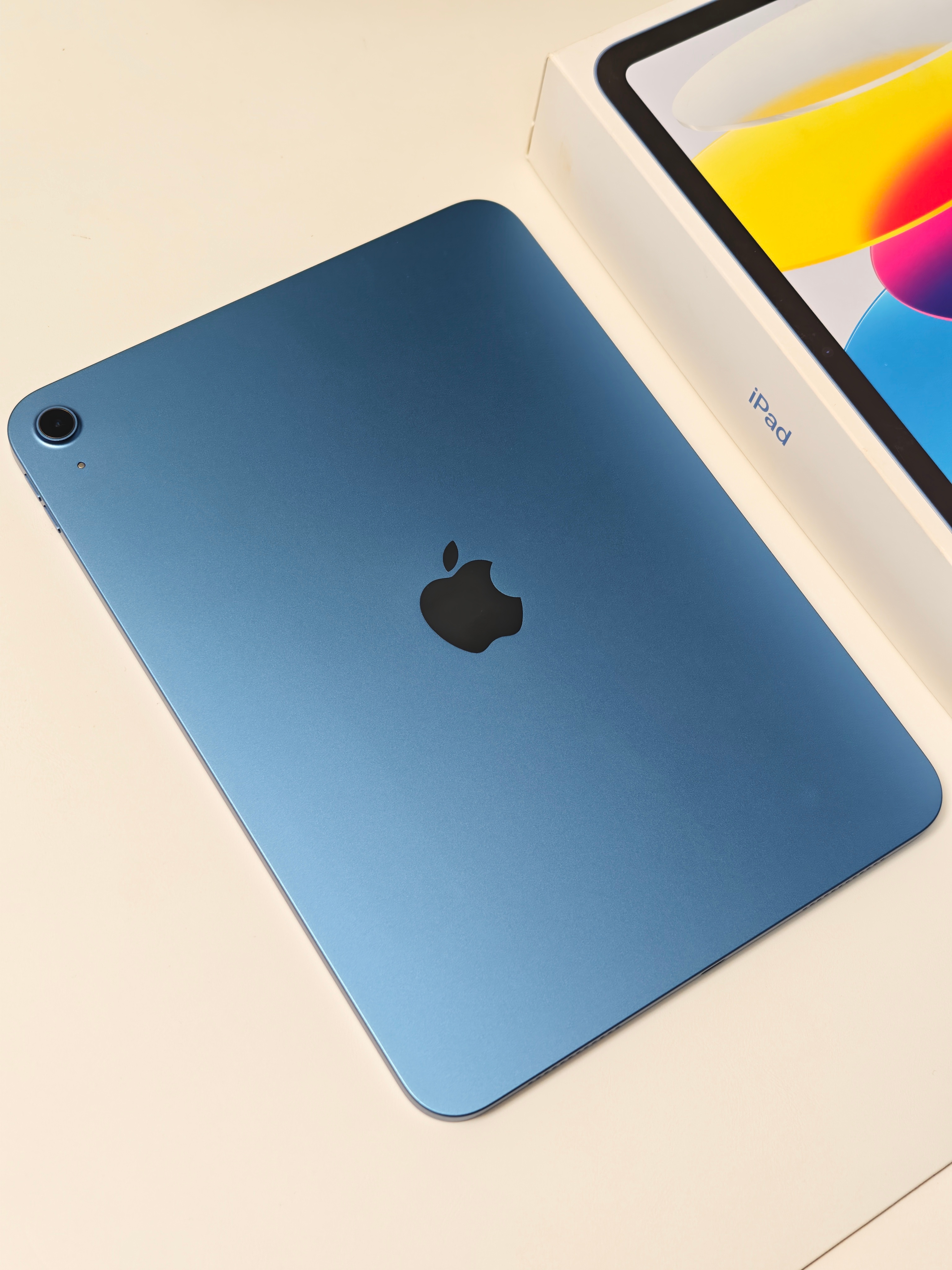 聊嘴 iPad 基础版的产品线。图上的是 Apple 在去年发布的 iPad(A