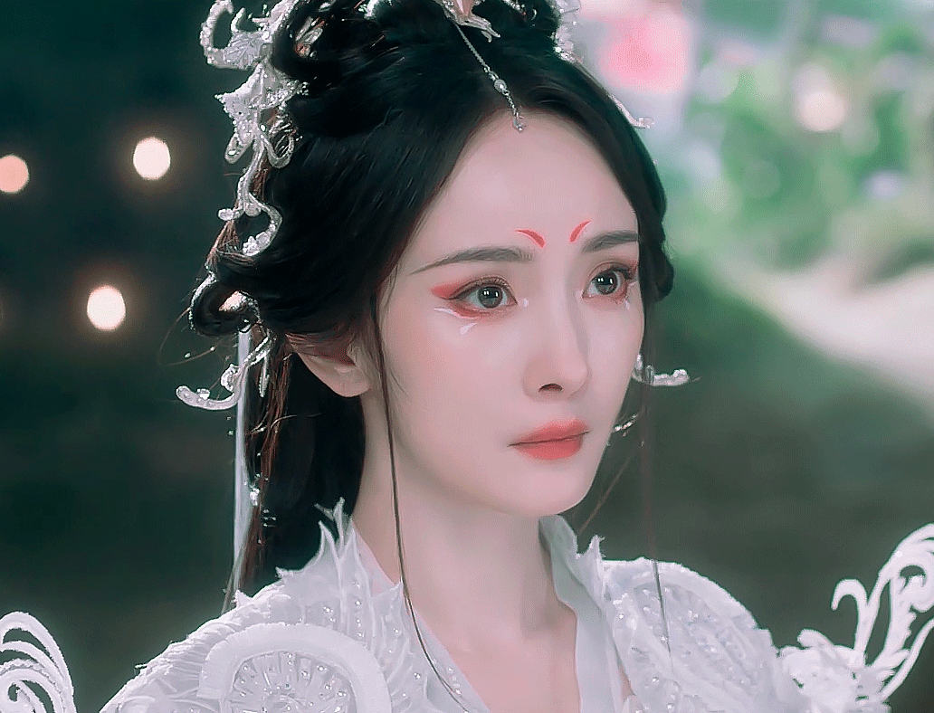 杨幂的《狐妖小红娘月红篇》扑了，刘诗诗、成毅亚历山大！
自从杨幂的新剧播出效果不