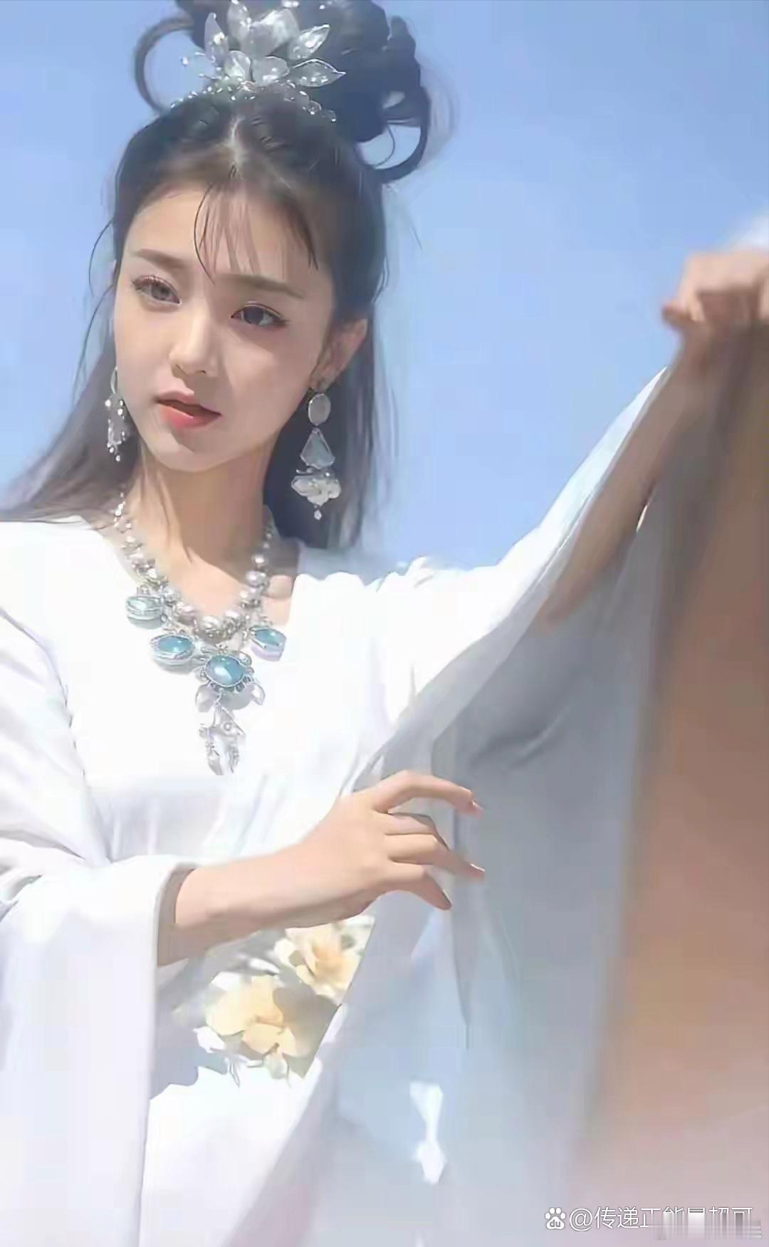 谁懂啊！《西游记》里的风婆婆原来这么漂亮！当年光顾着追着猴子看剧情，完全没注意到