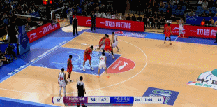 攻防俱佳！奎因半场11中6拿最高15分外加3板4助4断 正负值+15