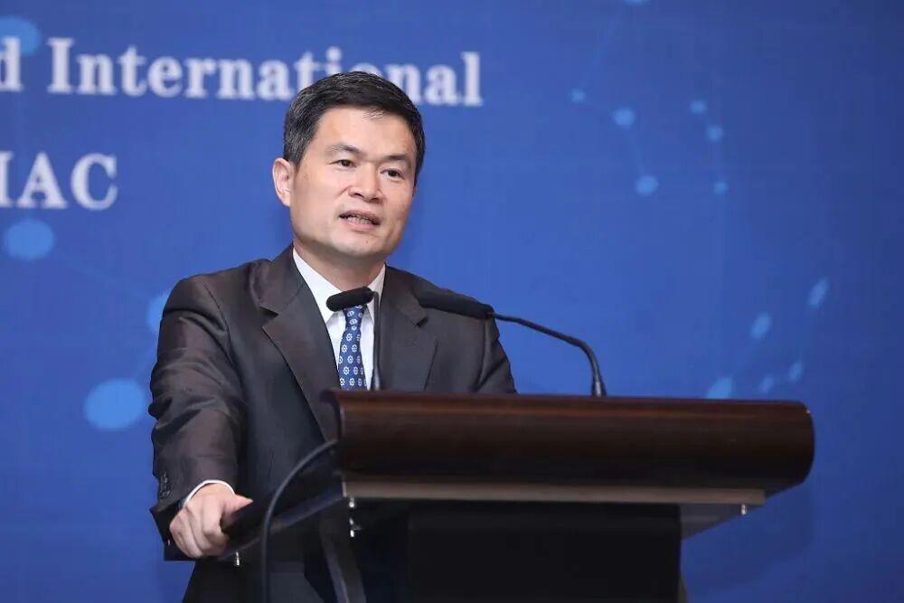 7月24号，金融圈炸出一个大新闻，直接刷屏全网。

曾经的证监会副主席方星海，正