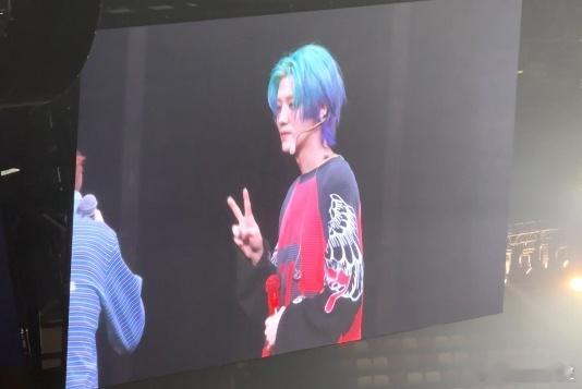 鹿晗演唱会拍立得鹿晗演唱会现场拍立得鹿晗演唱会现场拍立得，啊啊啊啊啊是亲签！三张