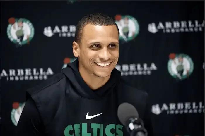 步入传奇！36岁马祖拉成为历史最年轻总冠军教头
NBA2023-24赛季总决赛第