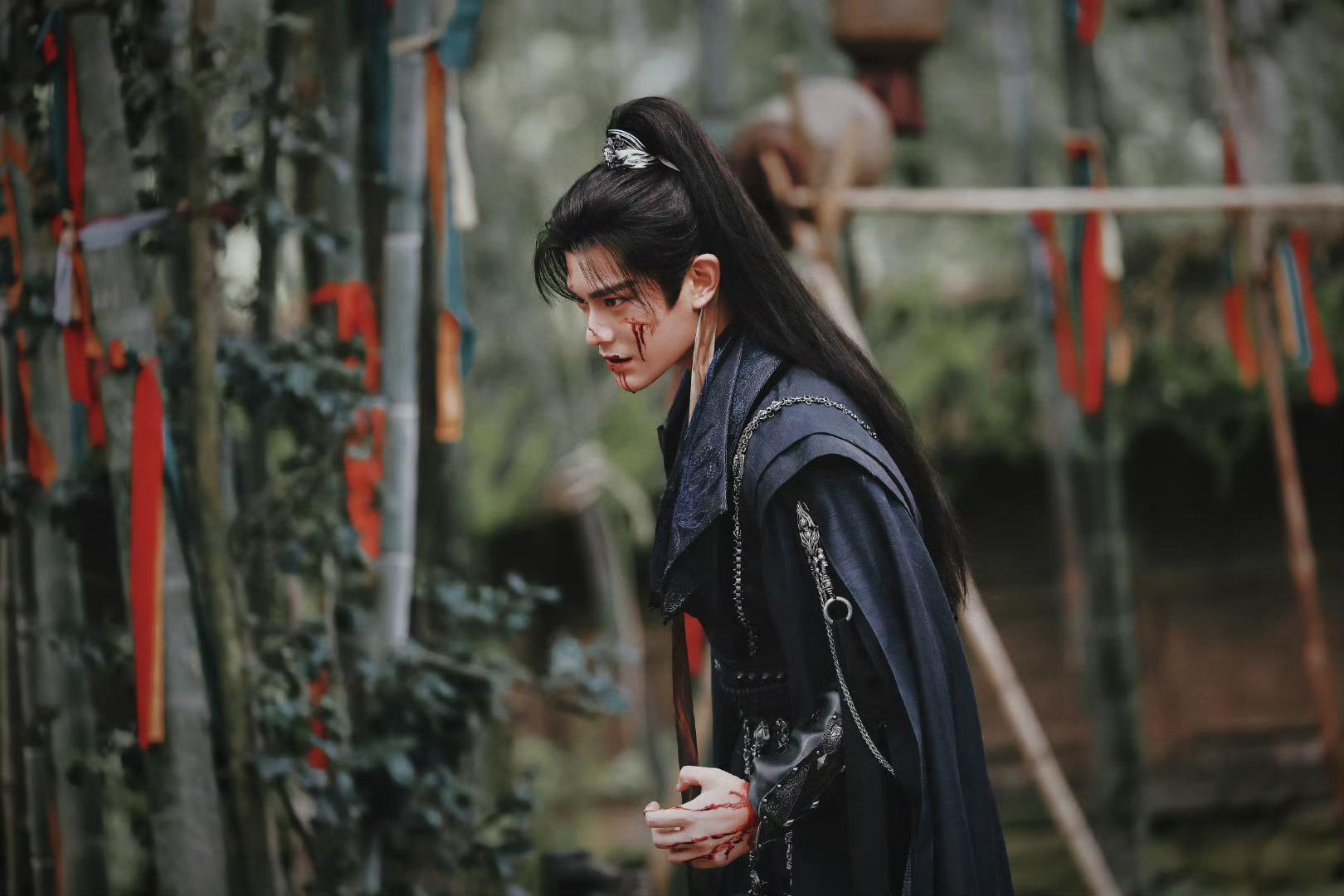 #丁禹兮收拾收拾准备升咖# 哇，丁禹兮的表演太有层次了。就像一朵黑莲花，绽放在内