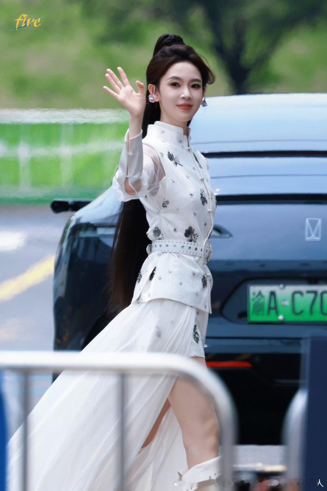 好丑这个衣服