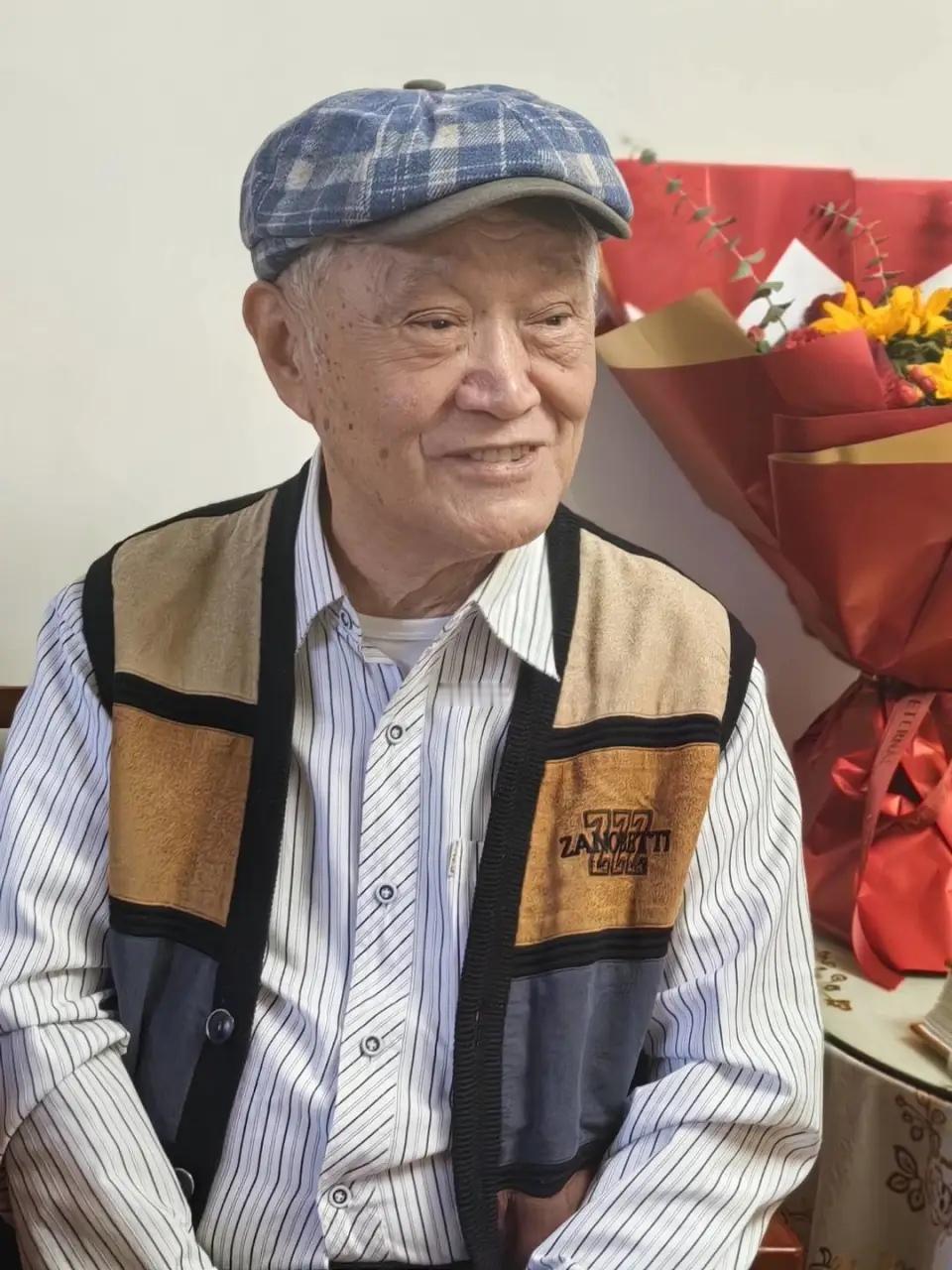 90岁牛犇坦言：没有小角色，只有小演员

近日，北京国际电影节开幕，正逢下雨，但