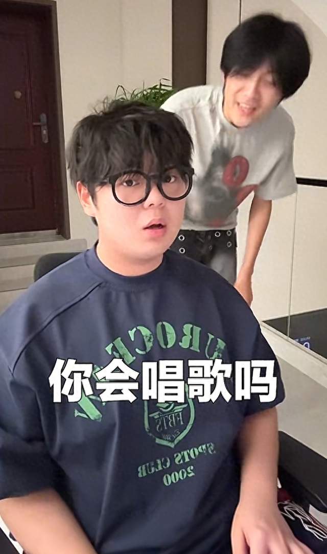 《天赐后台被素人“炸场”！杨坤王铮亮李佳薇当场“开课”》