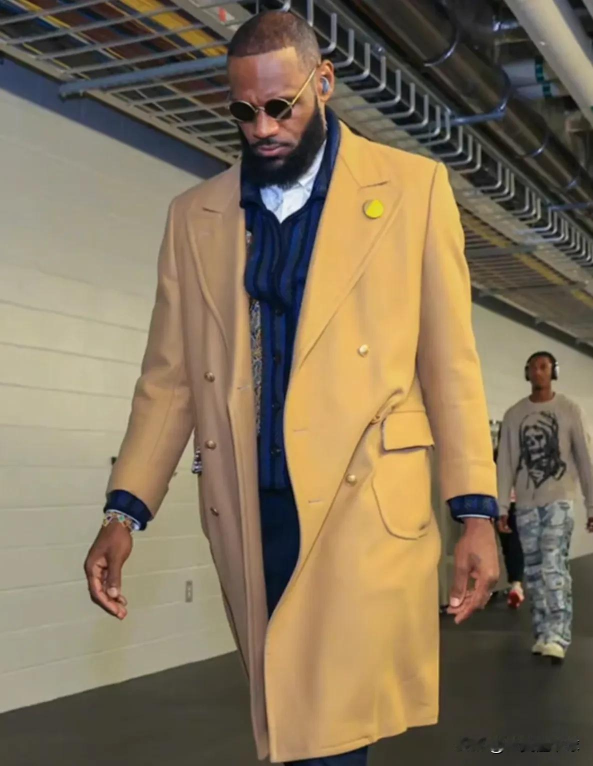 还是愤愤不平，NBA高管：勒布朗太拖拉了。

这个事情已经过去了，按理说，如果再