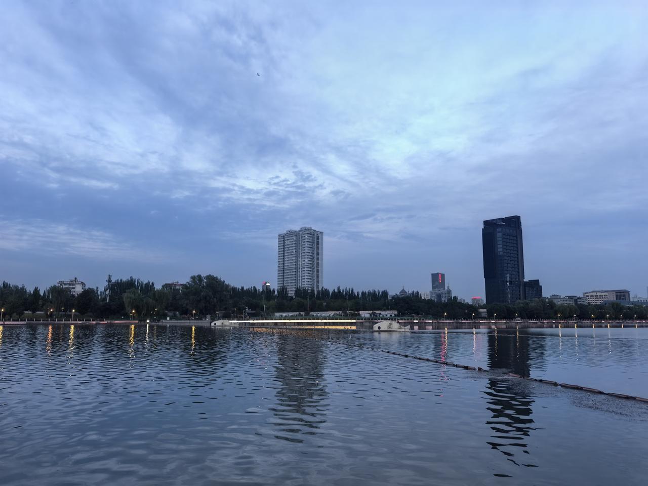 汾波荡漾含物华