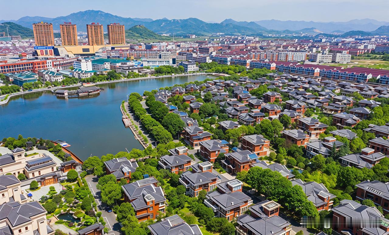 浙江“最壕”村：500万算困难户，年入725亿
 
导读：浙江花园村凭实力颠覆认