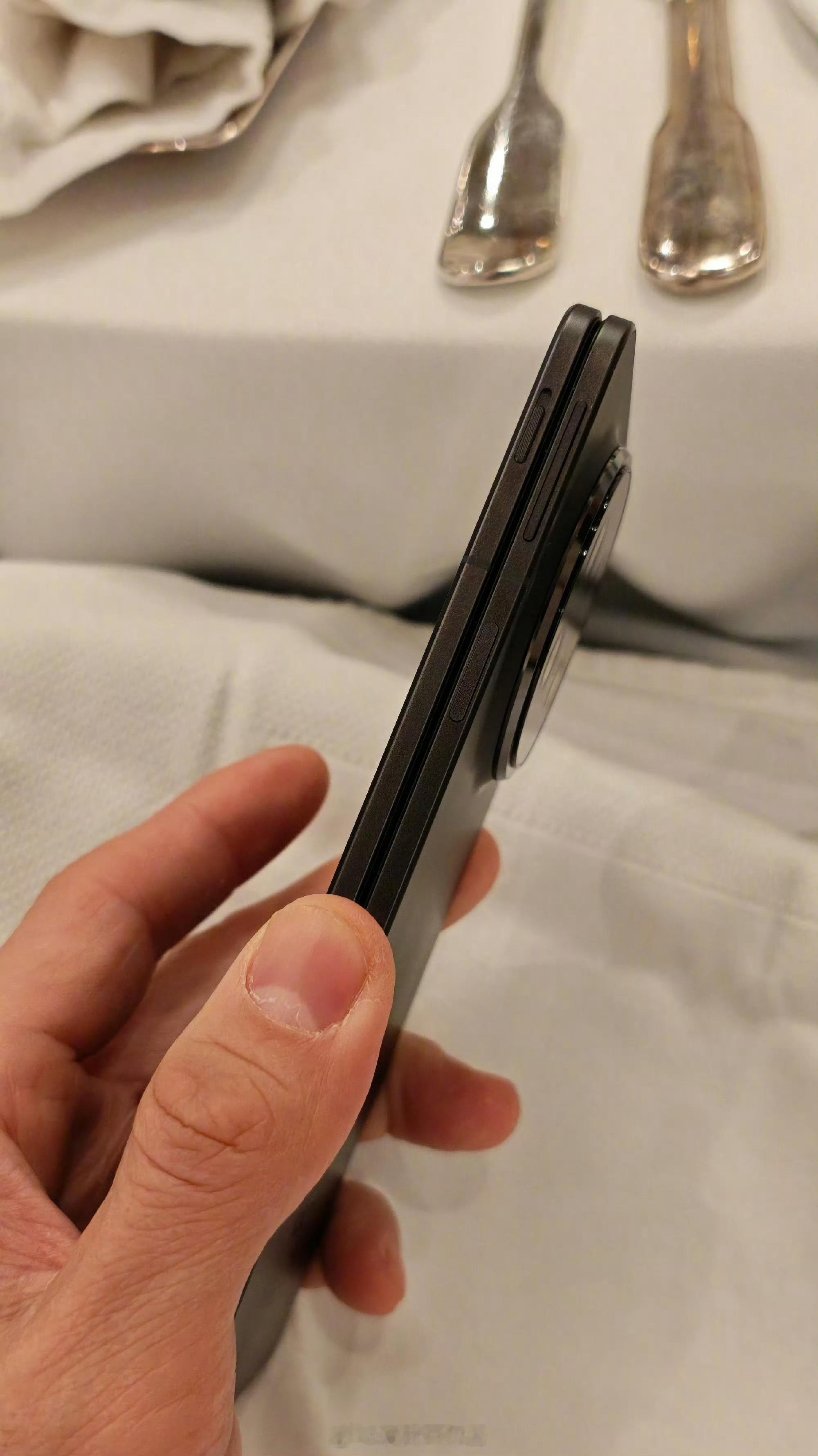 陈震 OPPO 你看，流量这不就来了嘛？这话题度直接拉满！不过OPPO Find