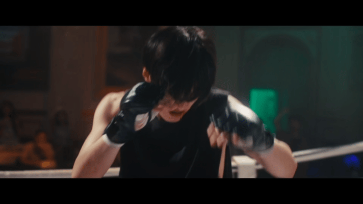 双轨有自己的戚百草 家人们谁懂啊！双轨里靳朝就像戚百草有了专属“能量开关”，姜暮