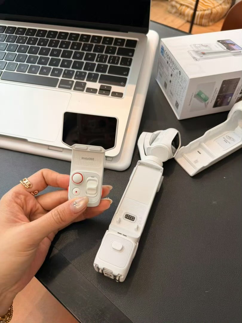 影石Inst360的拍摄、屏幕分离设计确实是个好创意 