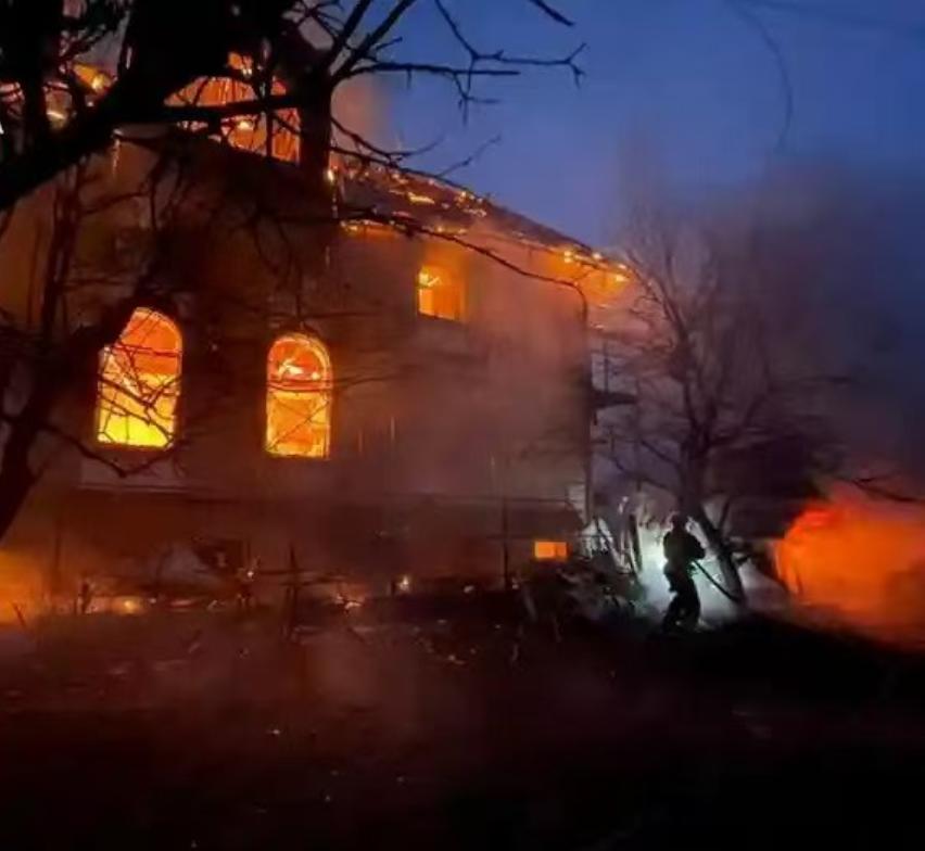 到处都是GPS信号！俄罗斯脸都白了！俄军大规模空袭基辅，北约预警机采取静默出动模