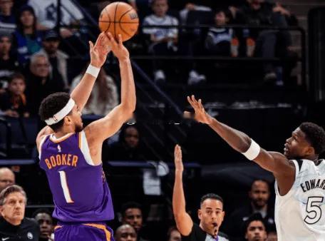 11月22日讯 NBA杯小组赛，太阳114-113战胜森林狼。本场比赛第4节，森