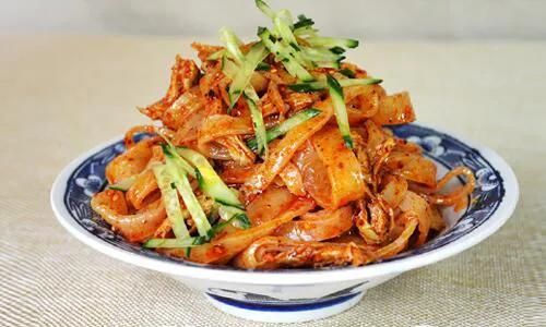 今天在医院碰到一个奇葩事，也令许多做儿女的深思。

周塬有个80多岁的老太太，因