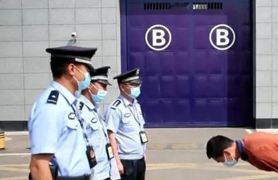 为啥很少听说刑满释放的人出来报复警察？
1.心里真的变了：知道犯法的代价有多沉