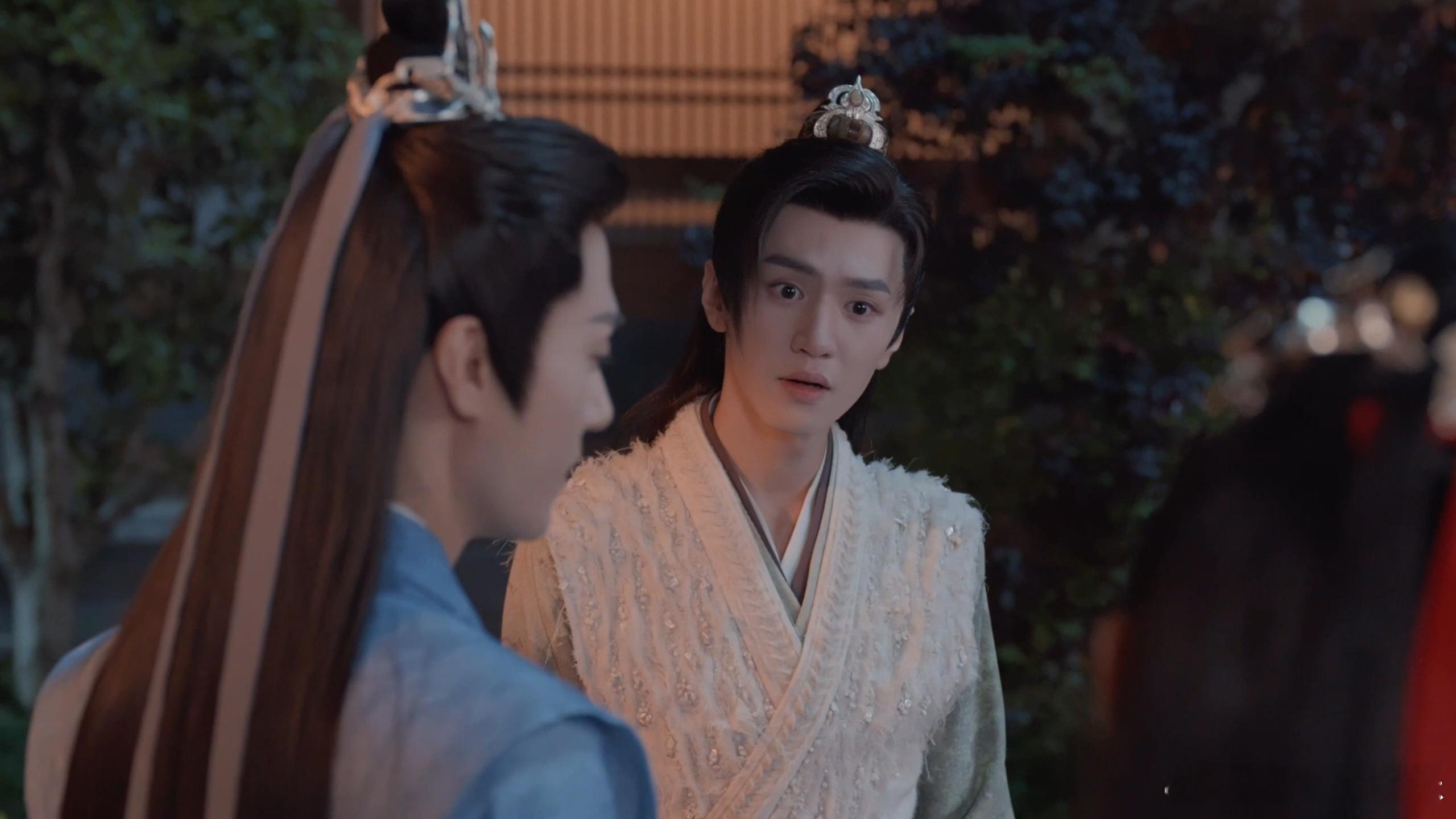 #韩菱纱紫英都有小秘密了##女一男二当着男一面演起来了# 那一夜，紫英与韩菱纱的