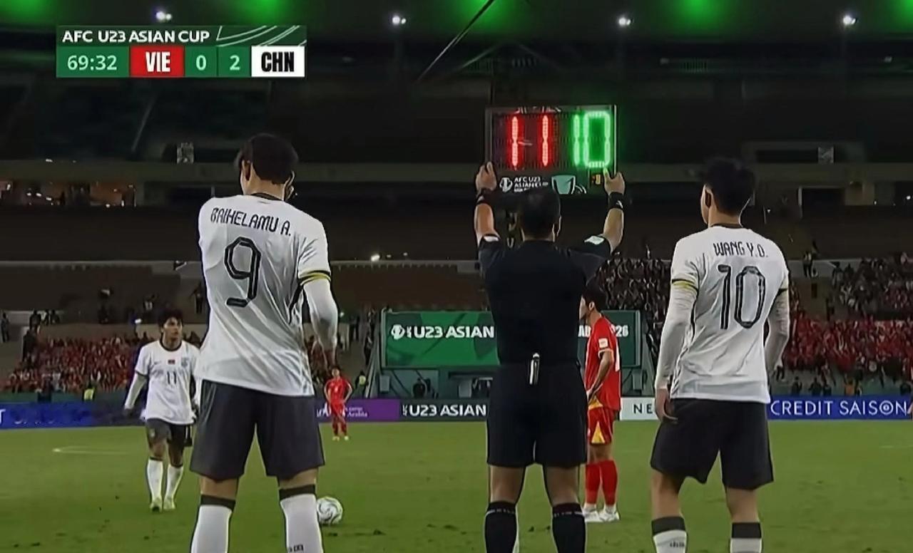 U23男子足球国家队时隔22年再次进入决赛，决赛对阵日本U23国家队，期盼小伙子