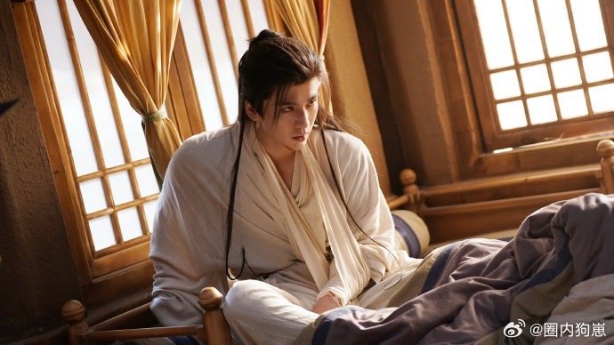 张凌赫演员热度值首个破亿 一亿热度见证满满认可，从荧幕角色到自身魅力，张凌赫用实