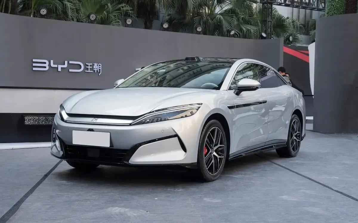 韩国人拆了辆比亚迪汉L，结果傻眼了，把自己给拆崩溃了。 
2025年1月，工信部