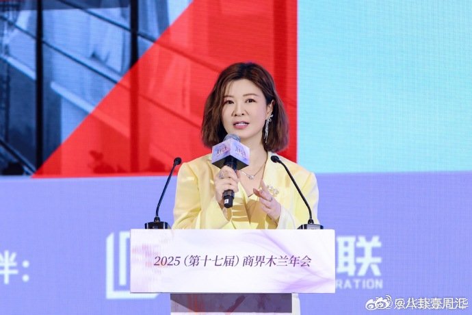 杨迪说杜华是娱乐圈西施被杨迪笑不活了，玩游戏时为了赢，居然把杜华夸成娱乐圈西施，