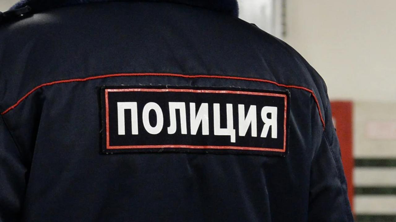 俄男子在钞票涂写反俄标语并存入ATM，被警方拘捕
 
俄罗斯索契警方逮捕了一名当