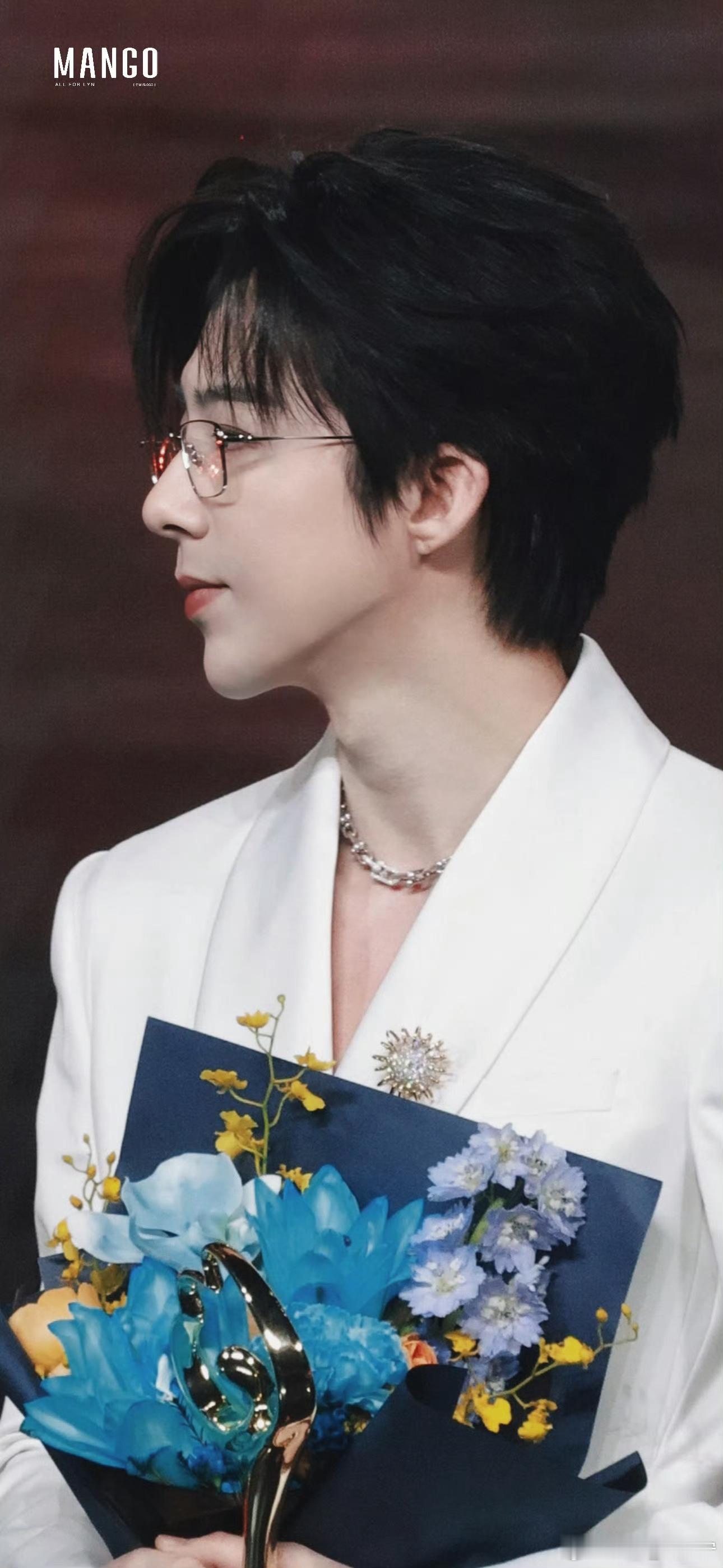 摩登兄弟反黑大队  本人主超🌸16级大咖，极好，唯粉，呼较好及以上唯，你先我后