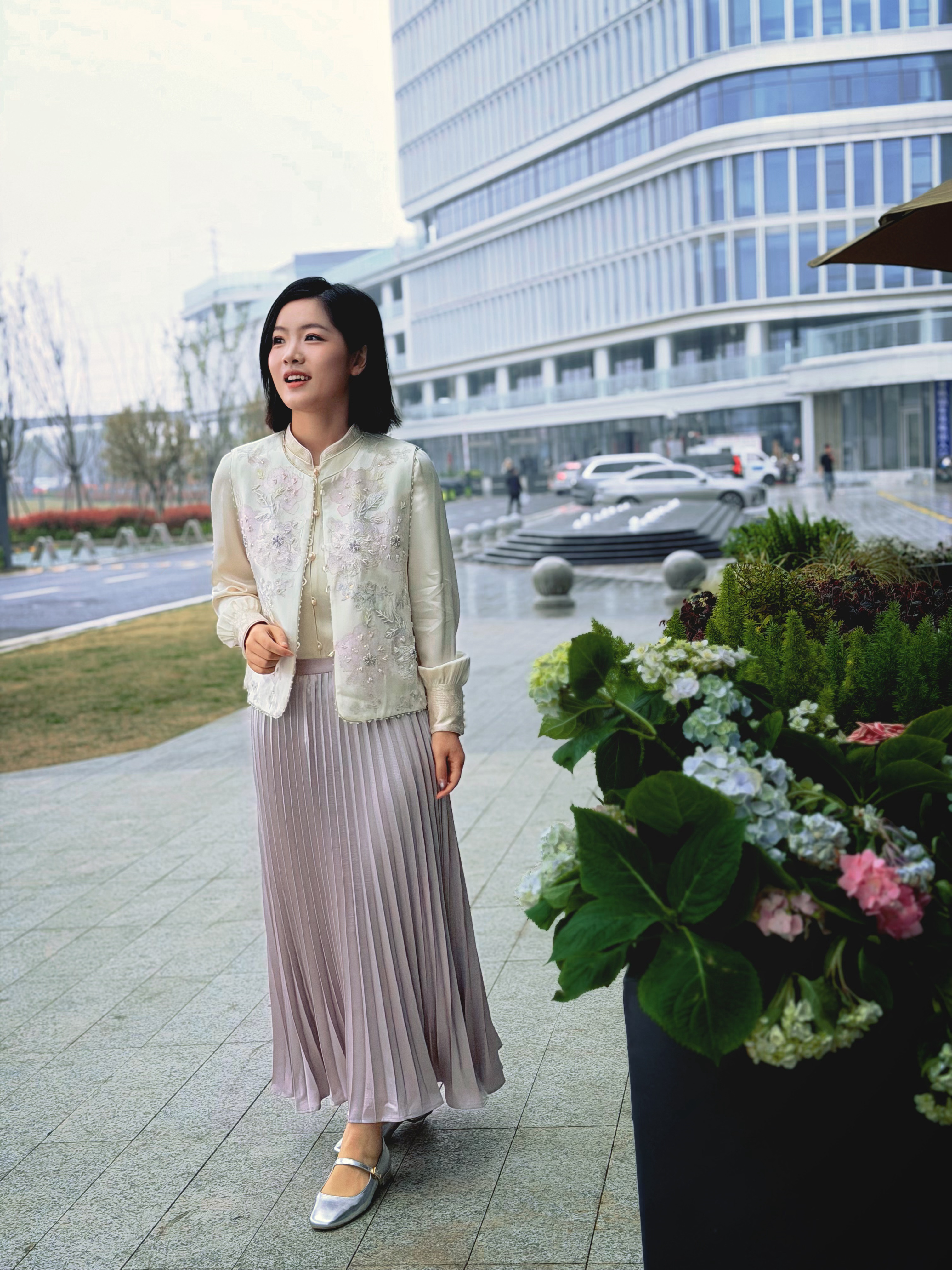 芜湖~今天试试新中式？你觉得🉑吗？下午在芜湖智舱＆智驾双直播，猜猜是带大家哪款