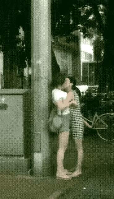 女人何必为难女人呢？
