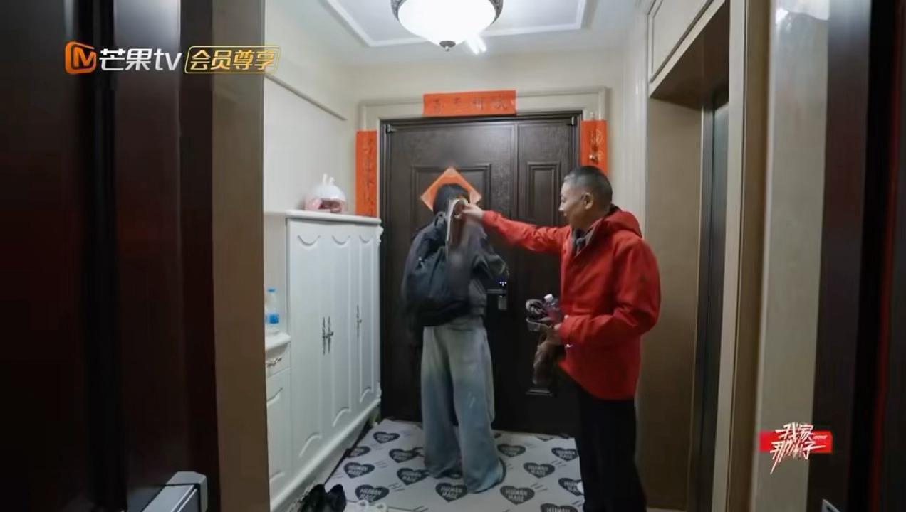 中国boy和爸爸最陌生的亲人看中国boy和爸爸相处的这几个瞬间，隔着屏幕替人尴尬