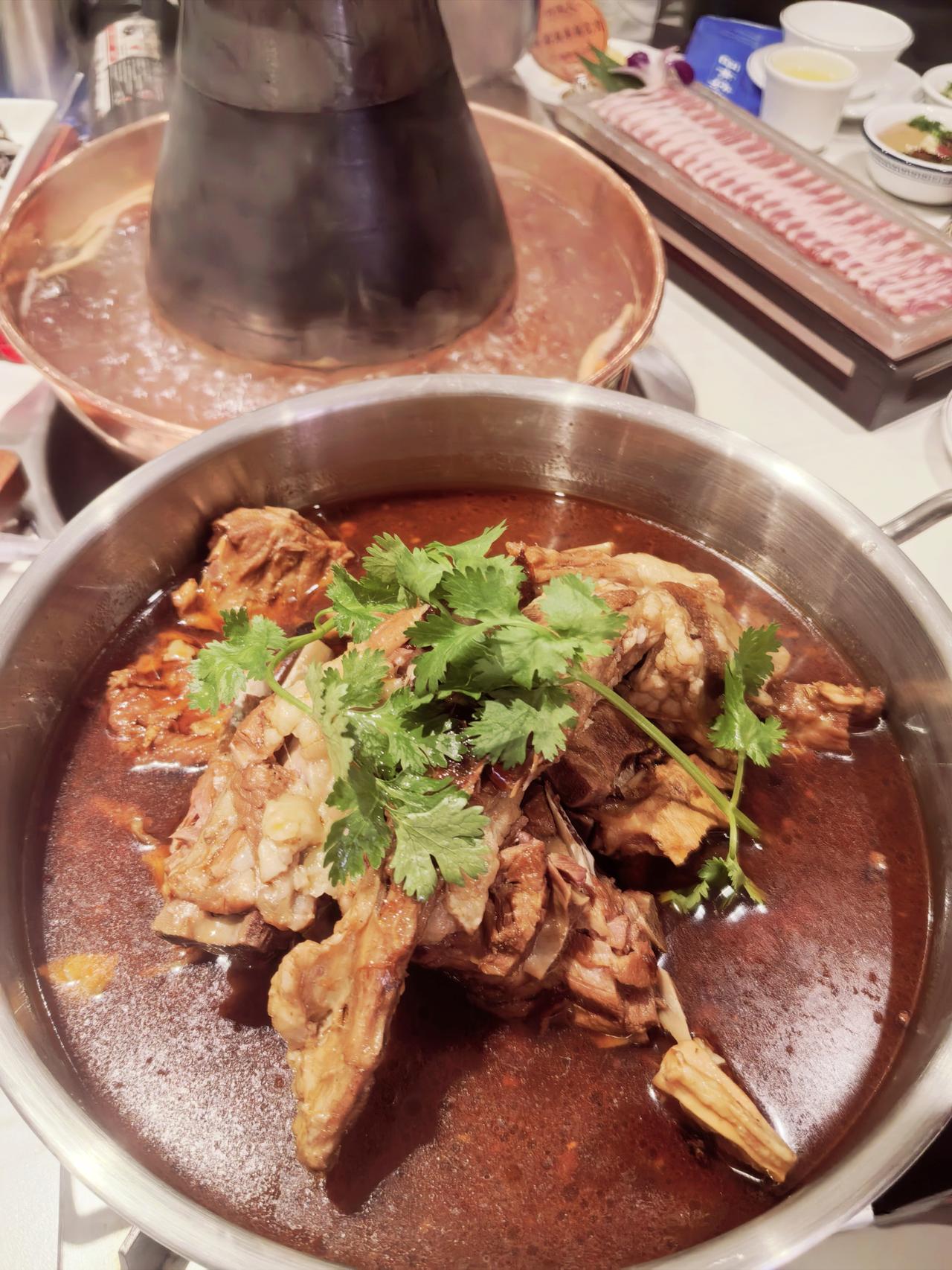 🐑欢乐牧羊人·老北京羊蝎子涮羊肉（拓东店）
始于2013年｜十年老牌老店｜把草