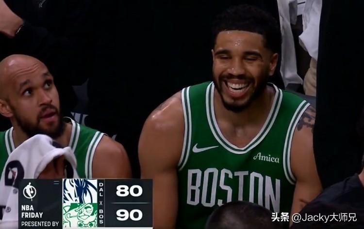 能打球真开心，塔图姆赛后坦言，恢复之路漫长而艰辛，曾经自我怀疑，并且多少次夜晚以