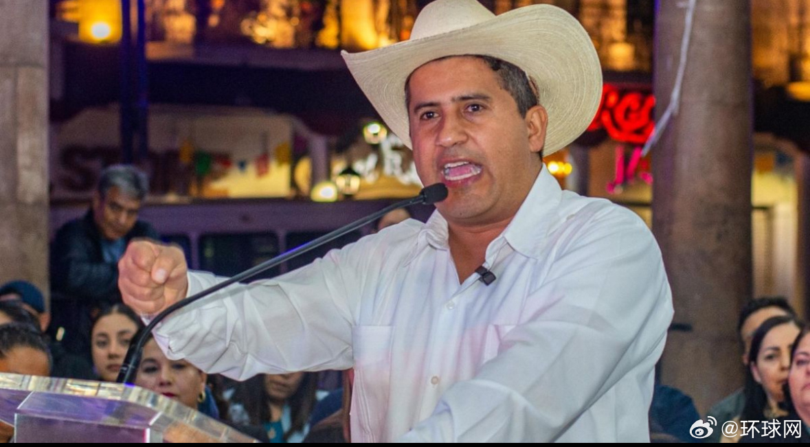 #墨西哥一市长中枪身亡#【墨西哥米却肯州发生枪击事件 当地一市长遇袭身亡】当地时