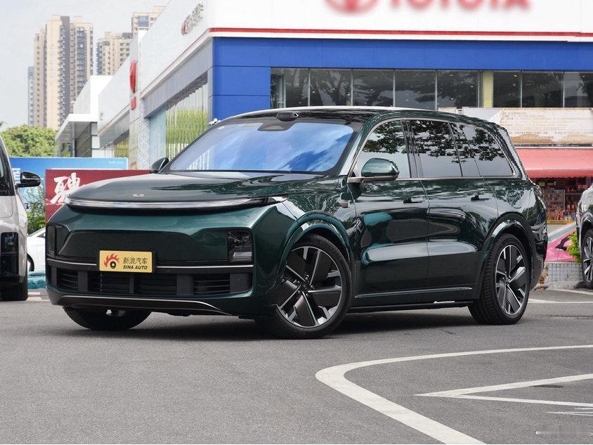 从一家独大到多强混战，理想L9背水一战，昔日王者能否重回巅峰？
增程市场正从