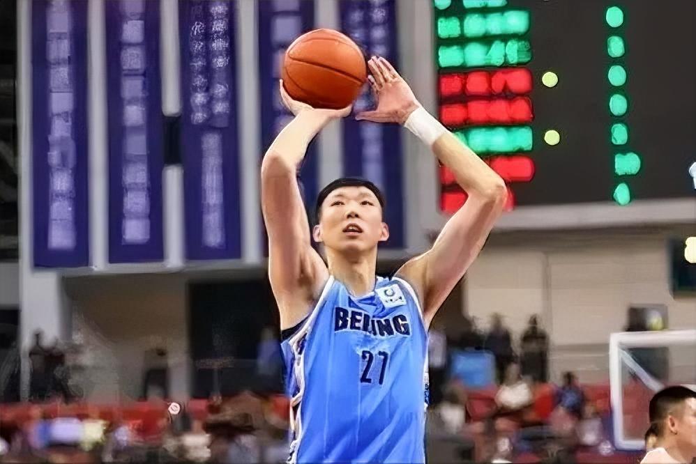 七连胜！北京96-70大胜福建，这3位球员堪称赢球头号功臣！
1. 雷蒙，本场化