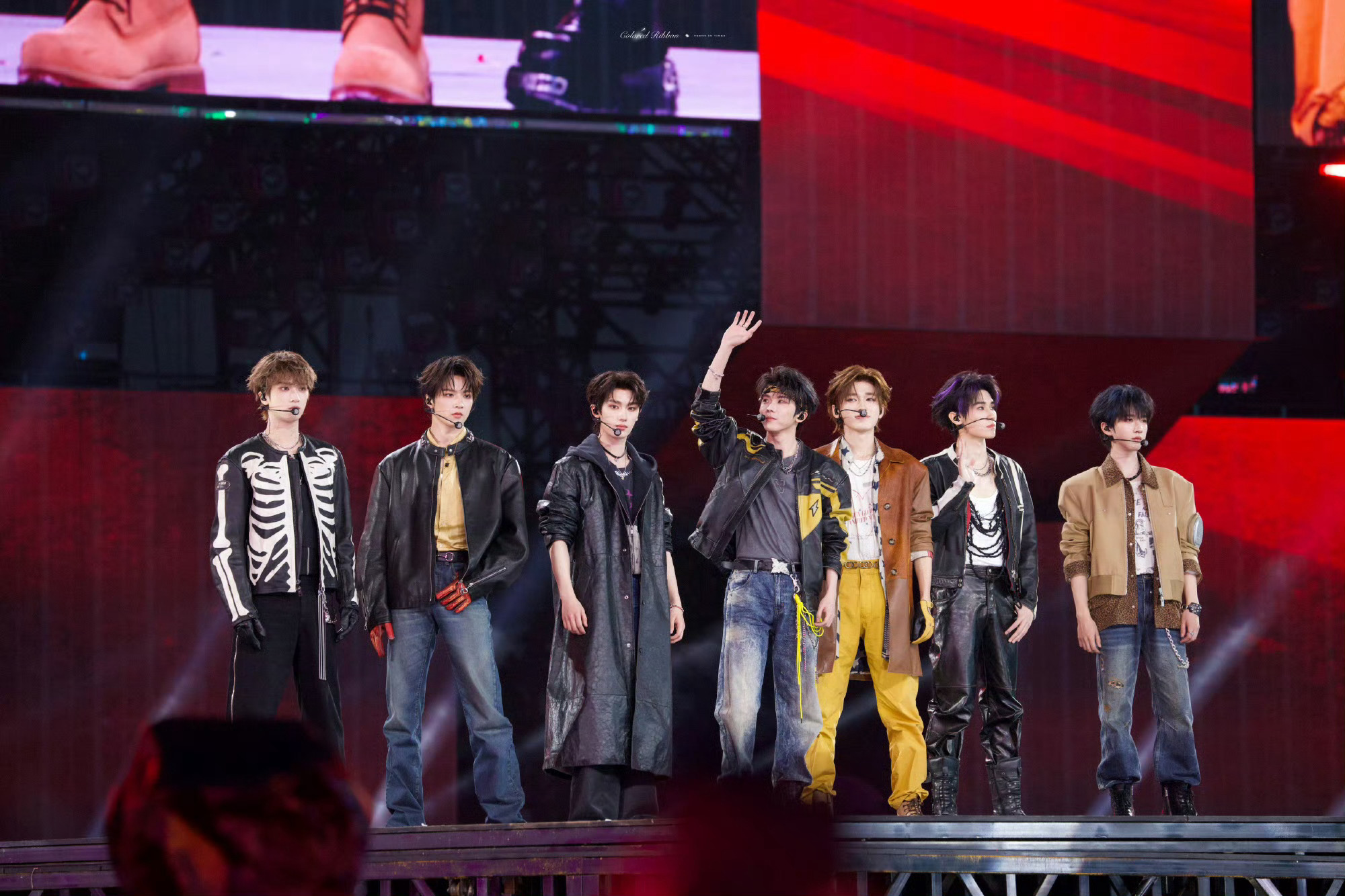 时代少年团东方风云榜三个奖项💛🖤内娱【第一】且【唯一】五大女刊准满贯男团✨️