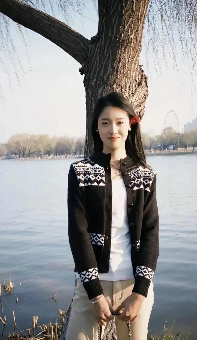 这件衣服设计得太棒了，完美
