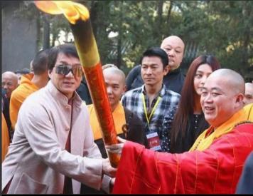 释永信事件告诉人们：
当下最搞钱的三大行业

就是娱乐圈，文艺圈以及佛教文化圈。