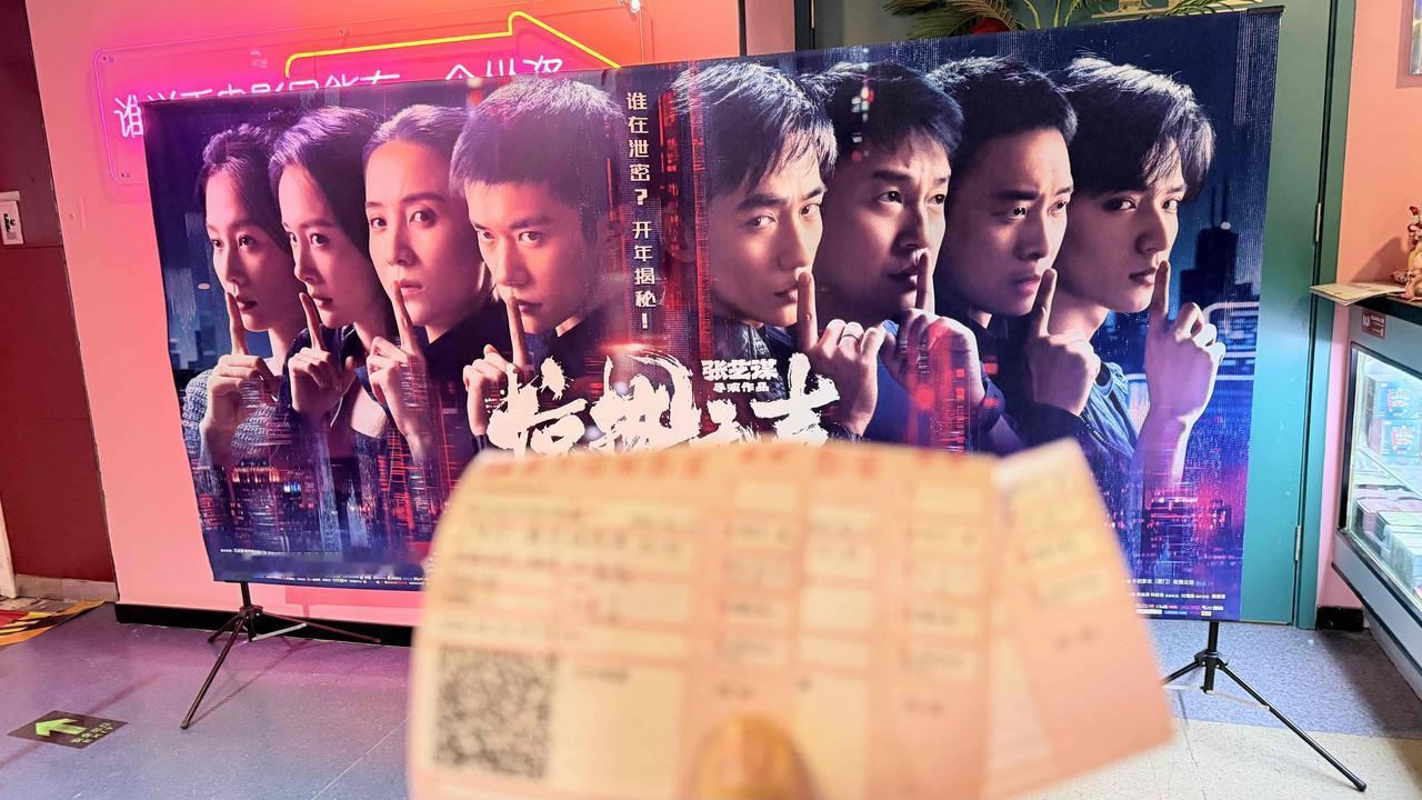 支持惊蛰无声 真的很好看！杨幂朱一龙吻戏朱一龙见杨幂就知道了结局[灵光一闪]黄队