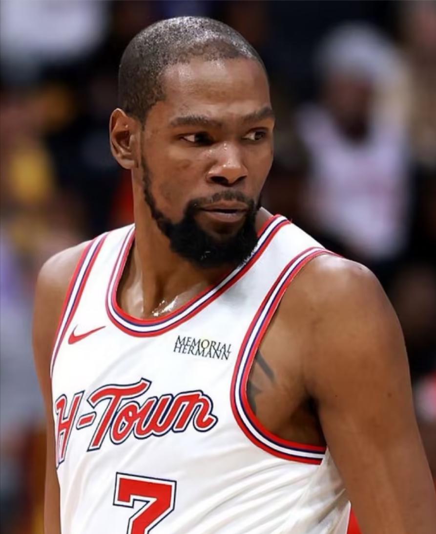 37岁的杜兰特，竟然比30岁更凶猛！最佳阵容席位已无悬念。

37岁，这本该是篮