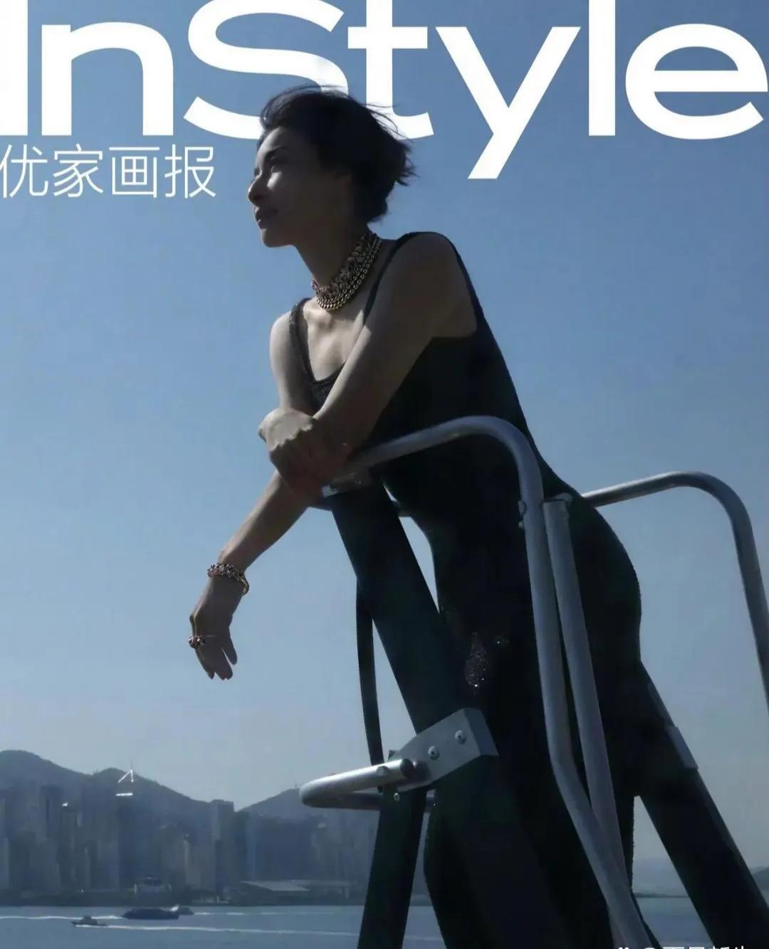 郭晶晶惊喜登封优家画报，优雅大气舒展，被狠狠美到了！秀发如丝，衣着时尚，可甜可咸