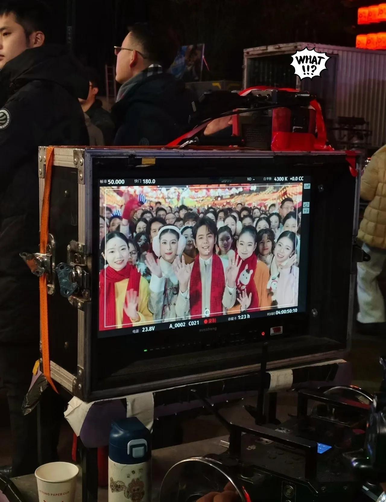 春晚早已悄悄点明，2026年最赚钱的路，根本不是开店开厂。
 
别再守着老一套谋