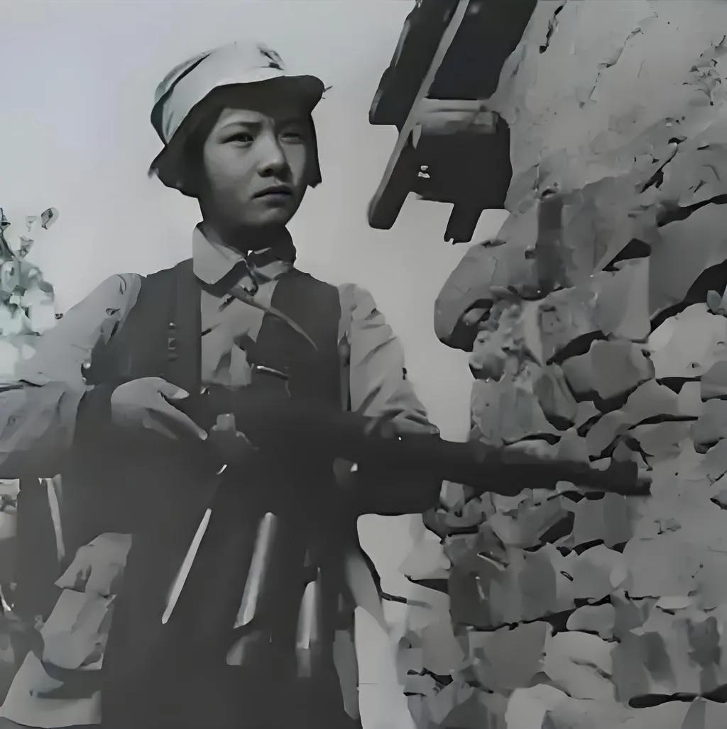 1939年6月12日午后，22岁的新四军女战士徐敏捂着肚子，匆匆跑向茅房。她万万