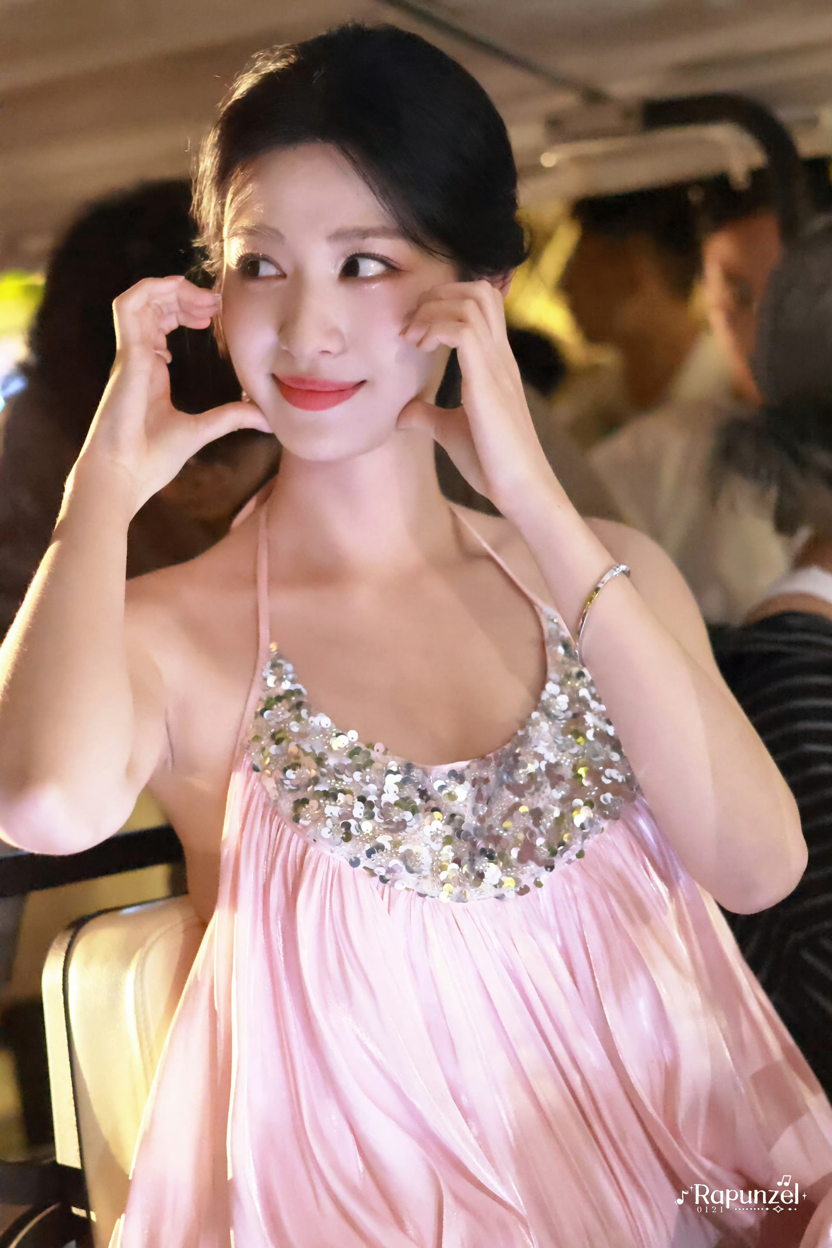 王楚然穿粉色眼前一亮又一亮满分女王楚然💯期待美女的待播作品 