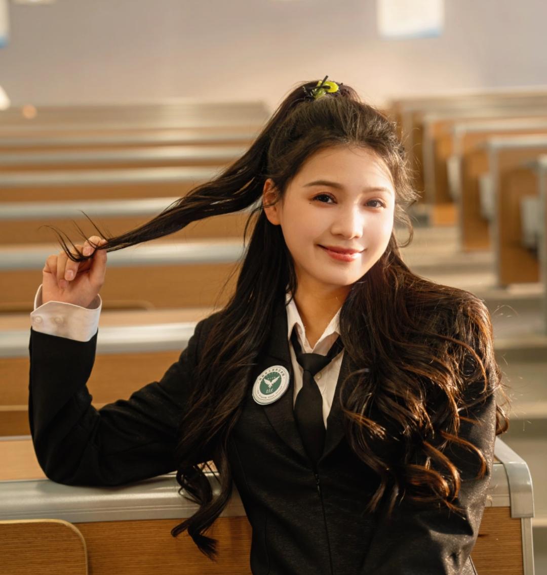 这个短剧演员左一最近“火”啊，但我一直对她无感，纯对她的颜值不感冒，她这个长相，